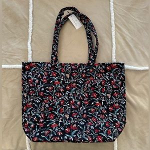 NWT Vera Bradley Grand Tote Zipper Pocket